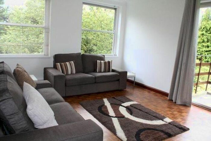 2 Bedroom Flat To Rent In Park Close, Oxford, OX2