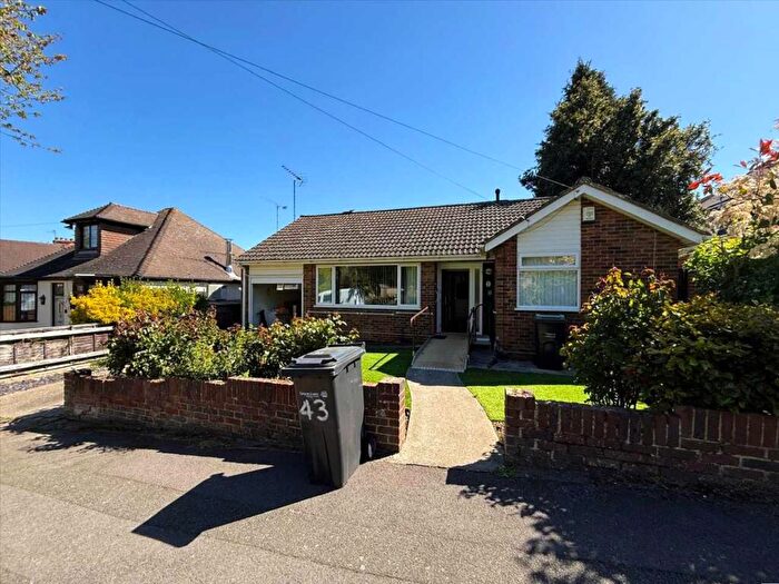 2 Bedroom Bungalow For Sale In Park Avenue, Gravesend, DA12