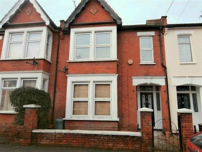 3 Bedroom Terraced House To Rent In Hainault Avenue, Westcliff-On-Sea, SS0