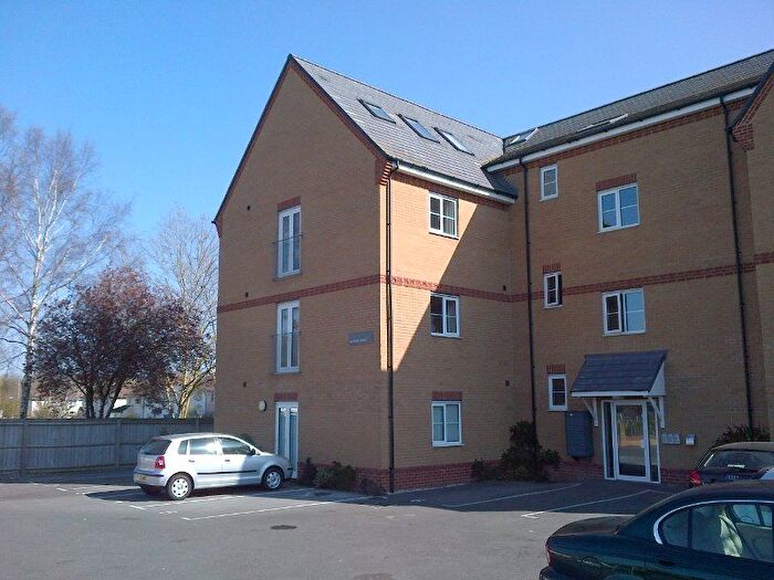 1 Bedroom Flat To Rent In Penfold Court, Sutton Road, Headington, OX3