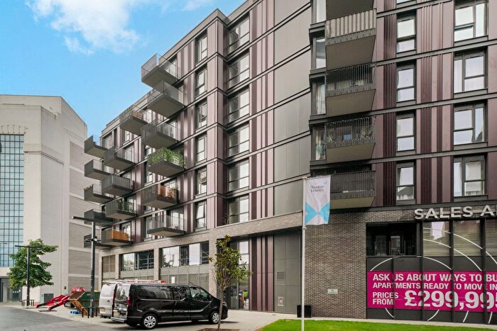 2 Bedroom Flat To Rent In Powerhouse Lane, Hayes, UB3
