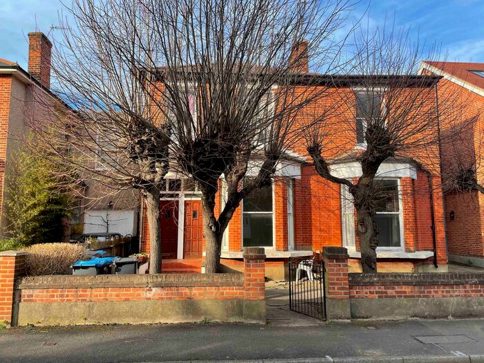 3 Bedroom Maisonette To Rent In Acacia Grove, New Malden KT3