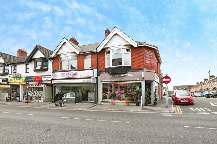 2 Bedroom Flat For Sale In Ashley Road, Poole, Dorset, BH14
