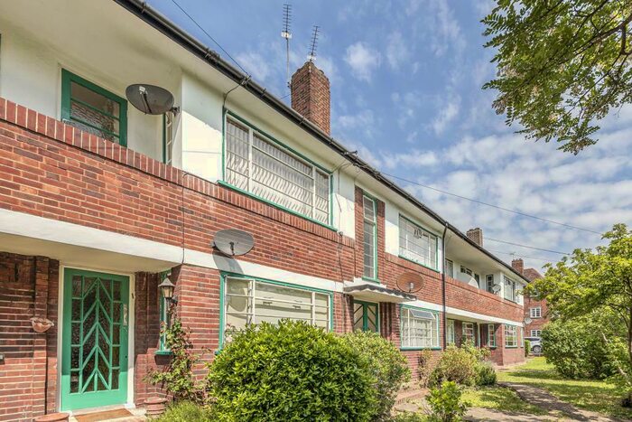 2 Bedroom Apartment To Rent In Ossulton Way, East Finchley, N2