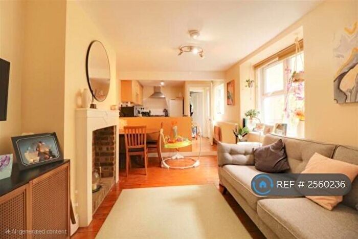 2 Bedroom Flat To Rent In Barry Road, London, SE22