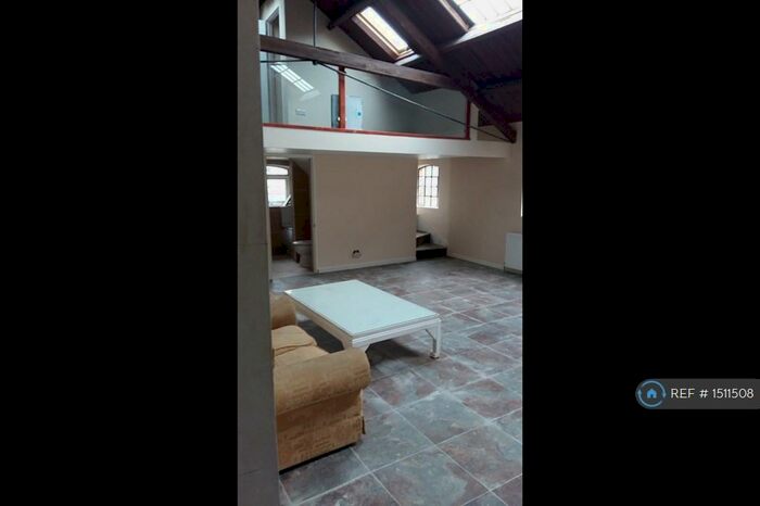 1 Bedroom Flat To Rent In Nicholsons Lane, Maidenhead, SL6