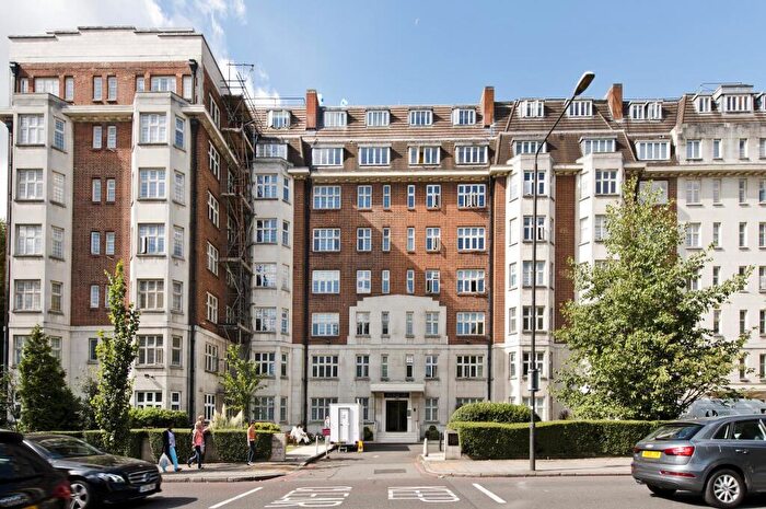 3 Bedroom Flat For Sale In Wellington Court, St John's Wood, London, NW8