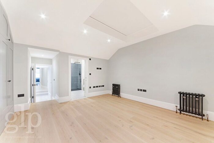 1 Bedroom Flat To Rent In New Row, London, Greater London, Covent Garden, WC2N