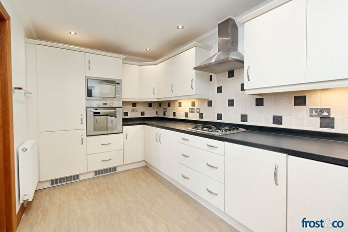 2 Bedroom Apartment To Rent In Mount Pleasant Road, Poole, BH15