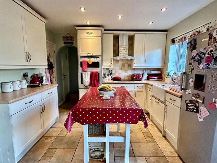 4 Bedroom Detached House For Sale In Piercefield Avenue, Chepstow, NP16