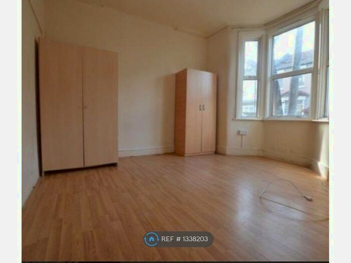 4 Bedroom Terraced House To Rent In First Avenue, London, E12