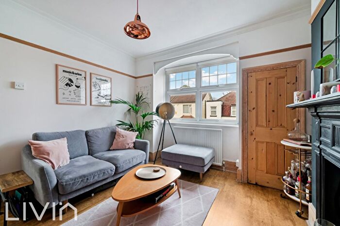 3 Bedroom Flat For Sale In Vincent Road, Croydon, CR0