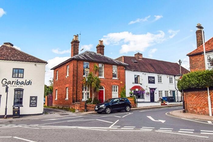 2 Bedroom Apartment For Sale In High Street, Burnham, SL1