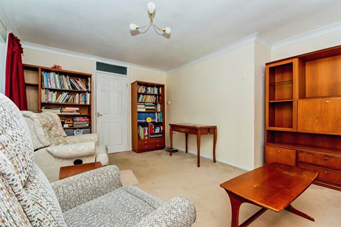 2 Bedroom Detached Bungalow For Sale In Daniels Gate, Long Sutton, Spalding, PE12