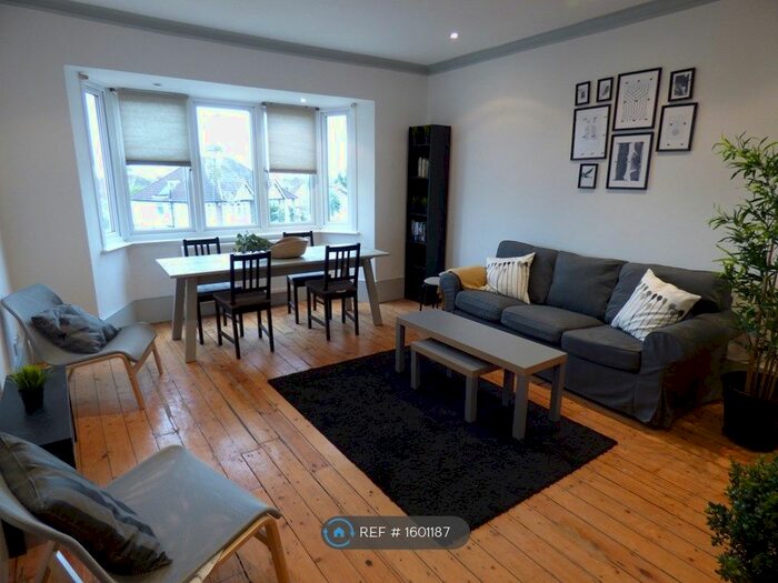 1 Bedroom Flat To Rent In Hale Lane, Mill Hill, NW7