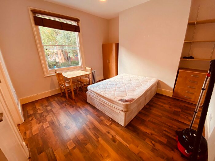 Studio To Rent In Pleshey Road, London, N7