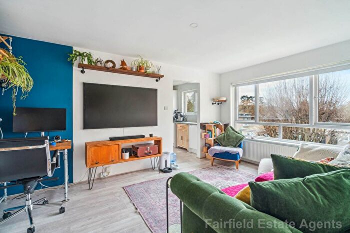 1 Bedroom Flat For Sale In Prestwood, Upper Hitch, Carpenders Park, WD19