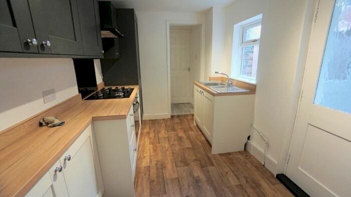 2 Bedroom Flat To Rent In Lansdowne Road, Forest Hall, Newcastle Upon Tyne NE12