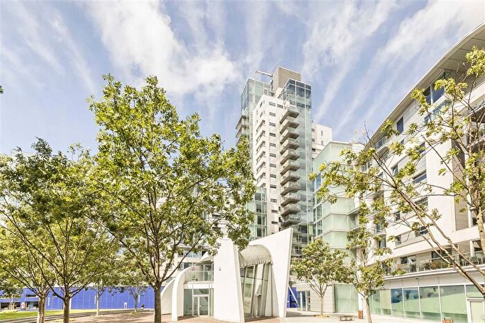 1 Bedroom Flat To Rent In Empire Square West, Empire Square, London, SE1