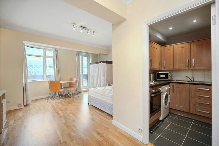 Studio To Rent In Warren Court, - Euston Road, London, NW1