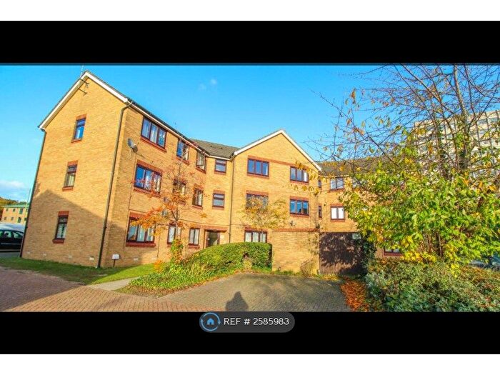 2 Bedroom Flat To Rent In Turnors, Harlow, CM20