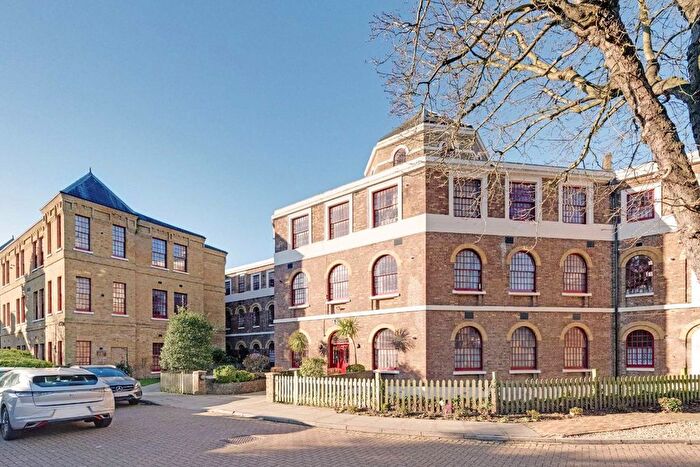 2 Bedroom Flat To Rent In West Park Road, Southall, UB2