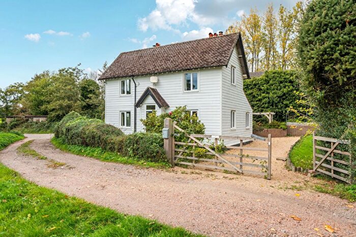 3 Bedroom Detached House For Sale In East Grinstead Road, Lingfield, RH7