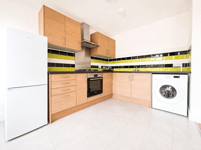 2 Bedroom Flat To Rent In East Road, London, E15