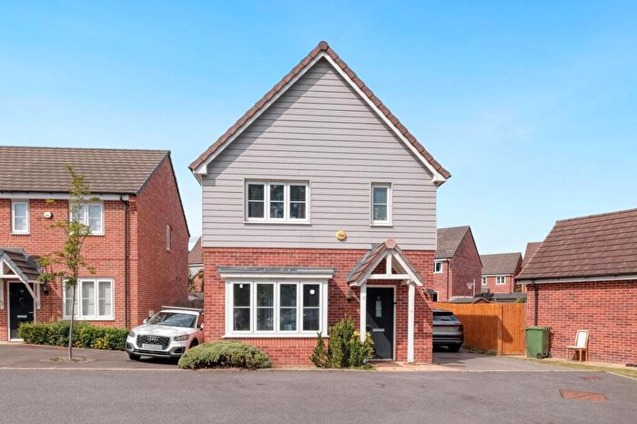 3 Bedroom Detached House For Sale In Archer Drive, Cheswick Green, B90
