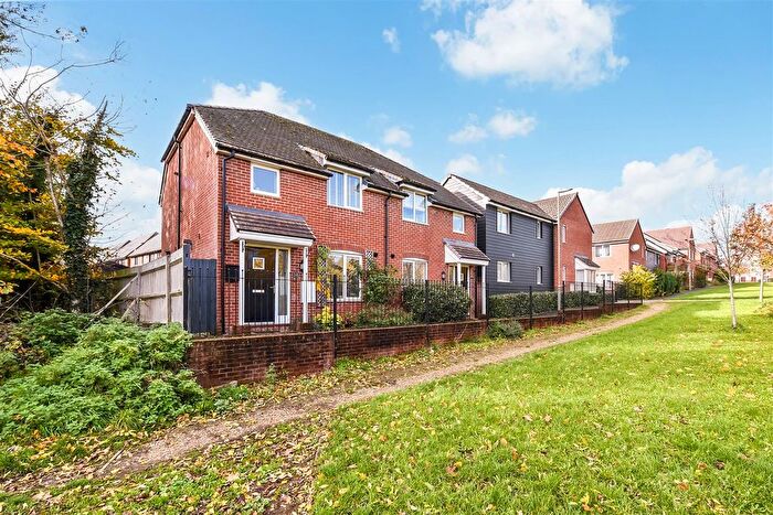 3 Bedroom Semi-Detached House For Sale In Portland Close, Andover, SP11