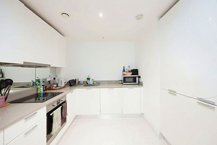 2 Bedroom Flat For Sale In Cardinal Building, Station Approach, Hayes, UB3
