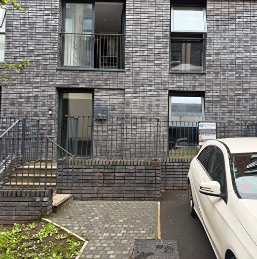 2 Bedroom Flat For Sale In Dyer Street, Salford, M5