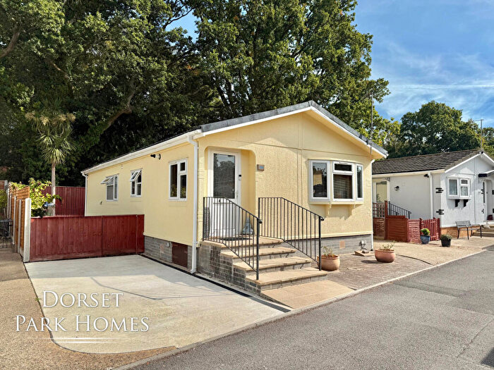 2 Bedroom Park Home For Sale In Dewlands Park, West Close, Verwood, Dorset, BH31