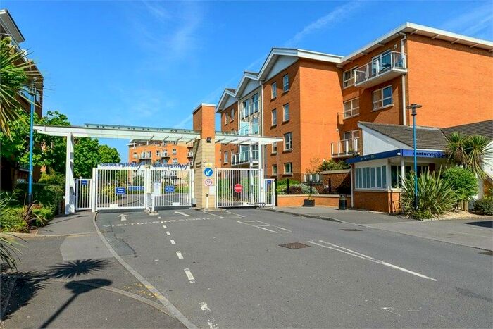 Apartment To Rent In Heol Glan Rheidol, Cardiff, CF10