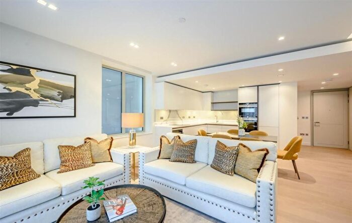 3 Bedroom Flat To Rent In Edgware Road, Paddington And Bayswater, London, W2