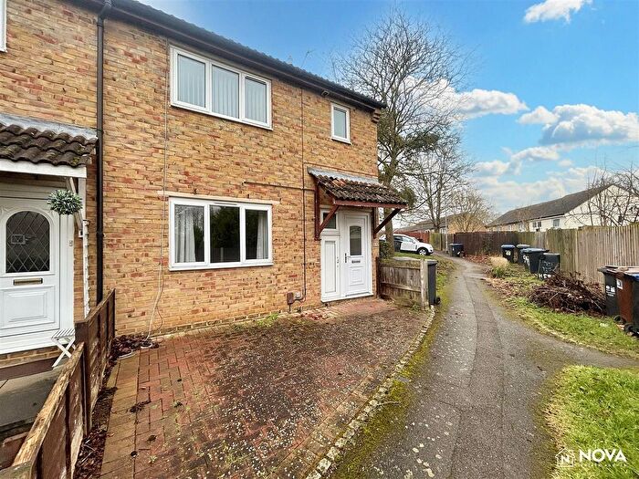 3 Bedroom End Of Terrace House To Rent In Crowthorp Road, Northampton, NN3