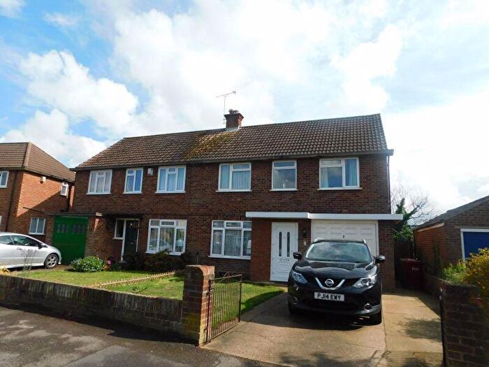 3 Bedroom Semi-Detached House To Rent In Raymond Road, Slough, SL3