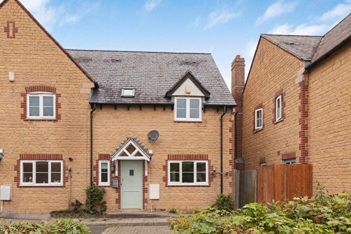 3 Bedroom End Of Terrace House To Rent In The Crossway, Ardley, OX27