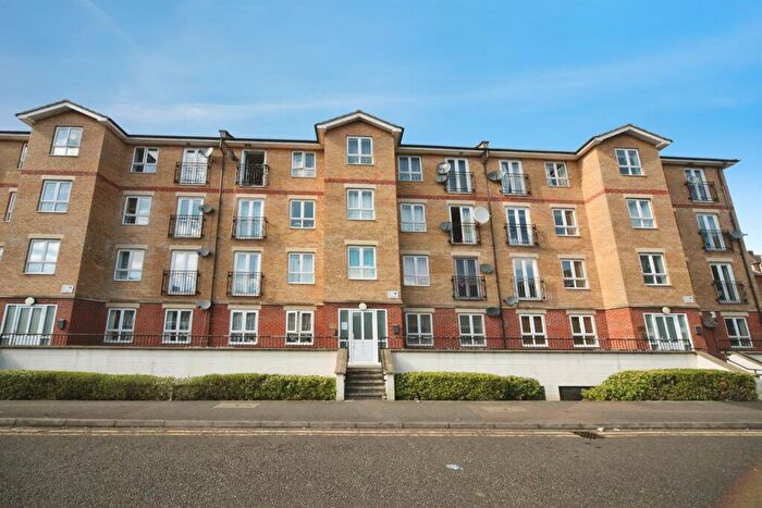 3 Bedroom Flat For Sale In Grove Road, Luton, LU1