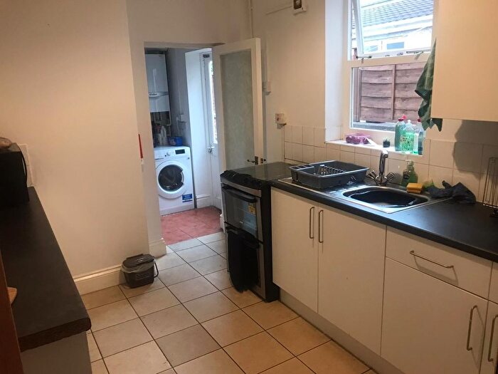 5 Bedroom Flat To Rent In Stapleton Road, Bristol, BS5