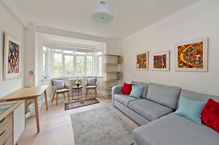 1 Bedroom Flat To Rent In Pembroke Road, Kensington, London, W8