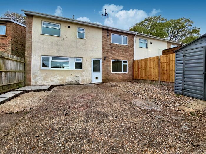 3 Bedroom Terraced House To Rent In Bulldog Road, Lordswood, Chatham, Kent, ME5