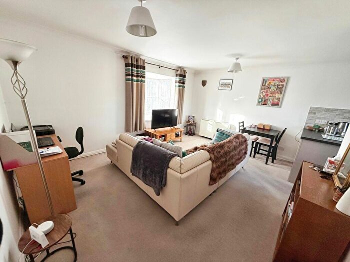 2 Bedroom Flat To Rent In Abbots Court, Basildon, SS15