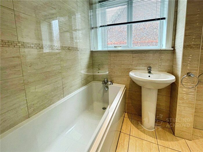 4 Bedroom Semi-Detached House To Rent In New Road, Ascot, SL5
