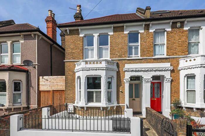 4 Bedroom Semi Detached House For Sale In Ringstead Road, Catford, SE6