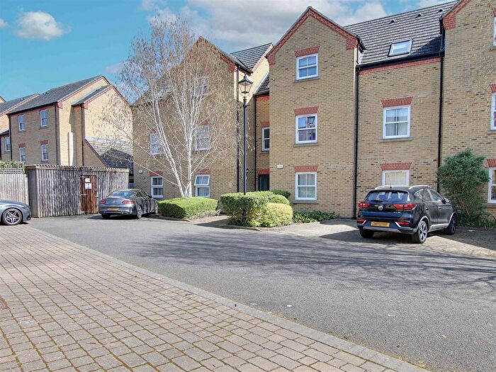 2 Bedroom Apartment For Sale In The Mews, Temple Close, Huntingdon, PE29
