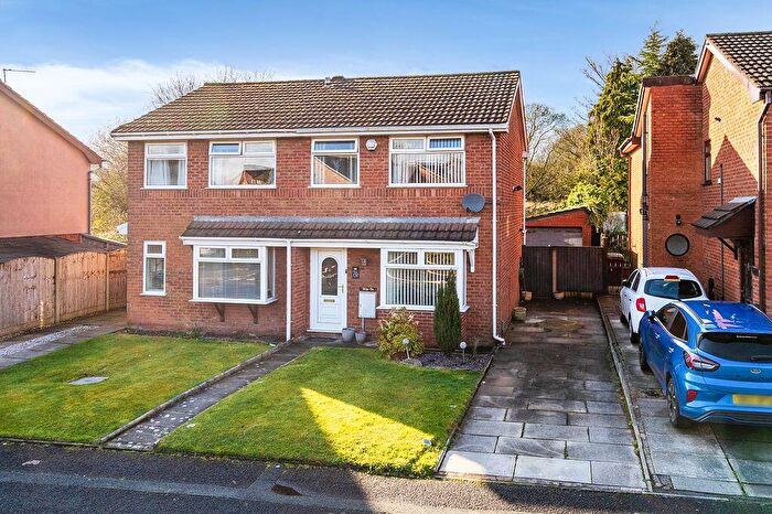3 Bedroom Semi Detached House For Sale In Collingwood Way, Westhoughton, Bolton, Lancashire, BL5