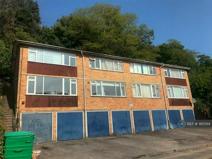 1 Bedroom Flat To Rent In Garlands Road, Redhill, RH1