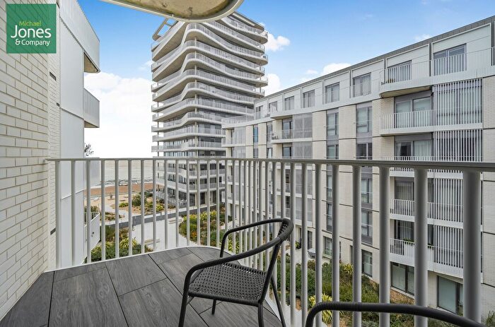 2 Bedroom Flat To Rent In Brighton Road, Worthing, West Sussex, BN11