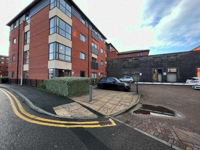 1 Bedroom Flat To Rent In Broad Gauge Way, Wolverhampton, West Midlands, WV10